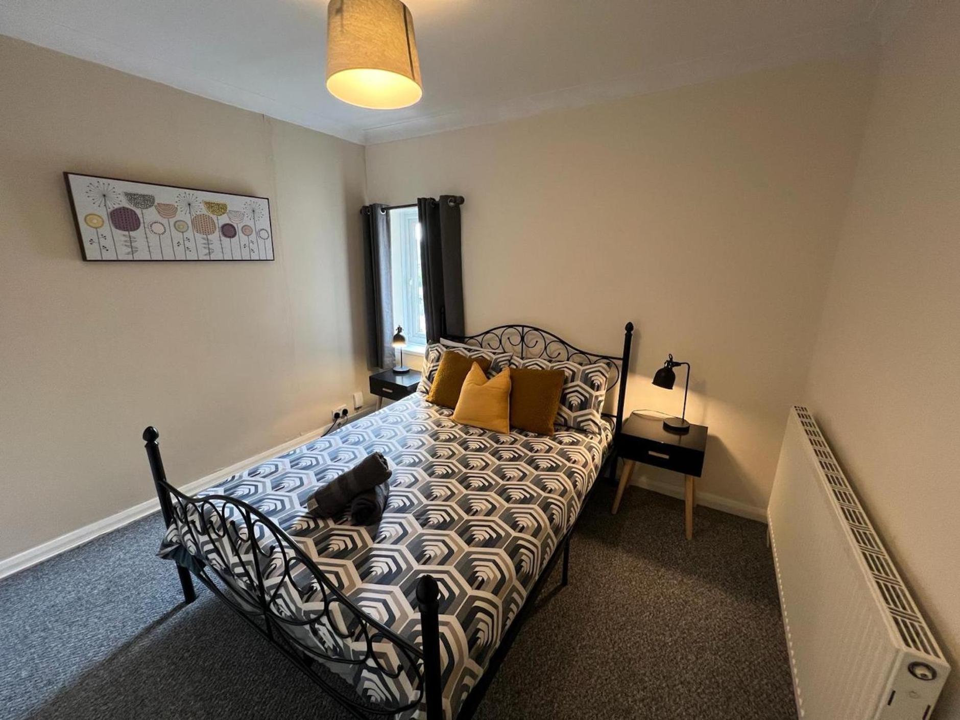 Great 4 Bedroom House - Great Location - Garden - Parking - Fast Wifi - Smart Tv - Newly Decorated - Sleeps Up To 8! Only 10 Mins Drive To Sandbanks Beach! Close To Poole & Bournemouth Exteriér fotografie